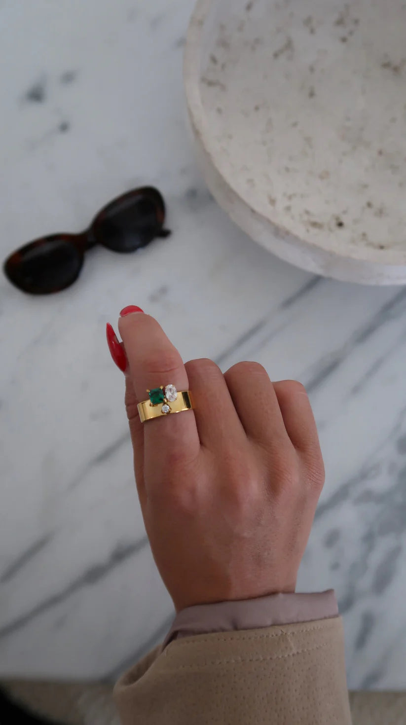 The Emerald Gold Ring
