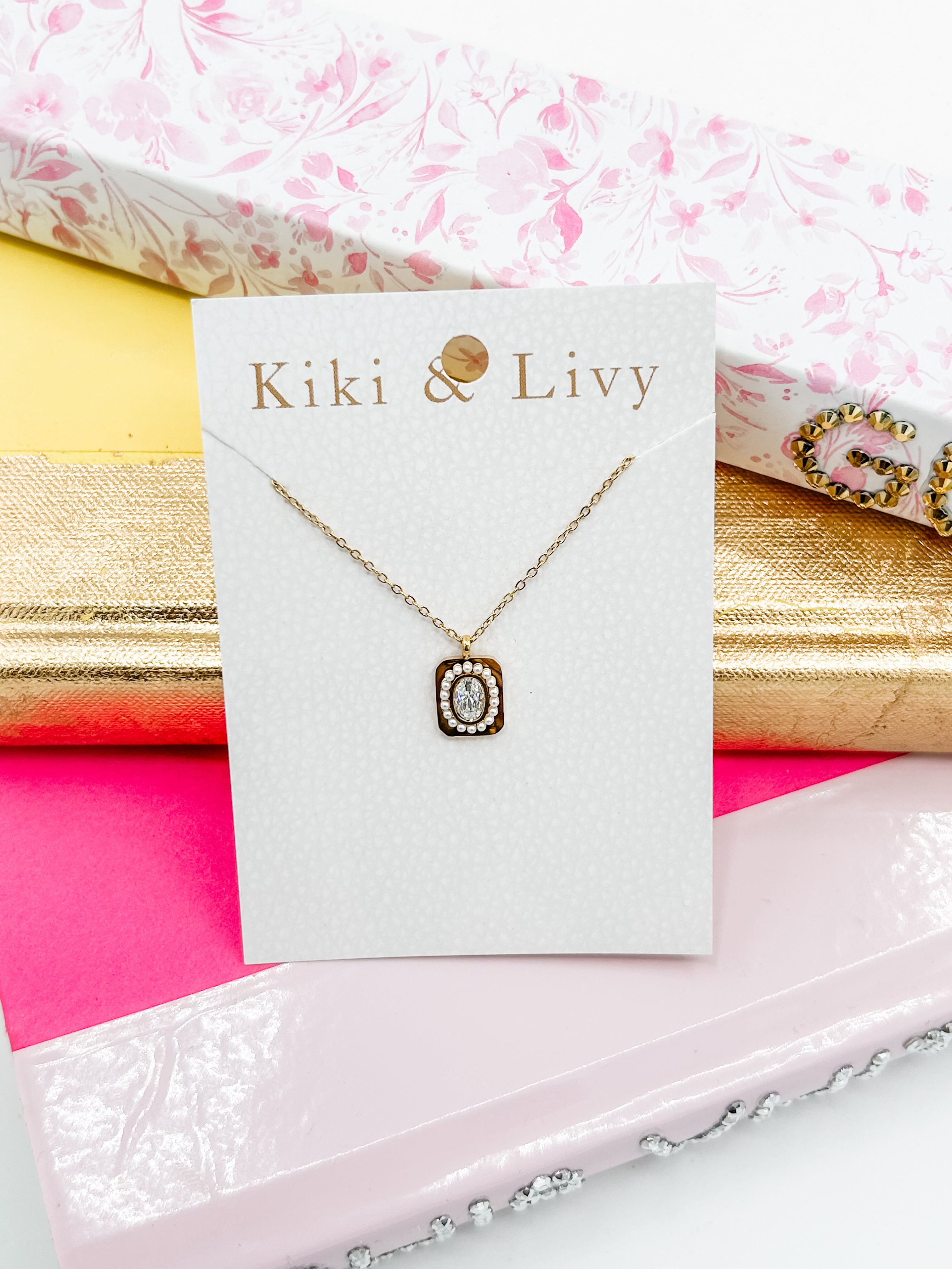 Oval Stone Pearl Necklace
