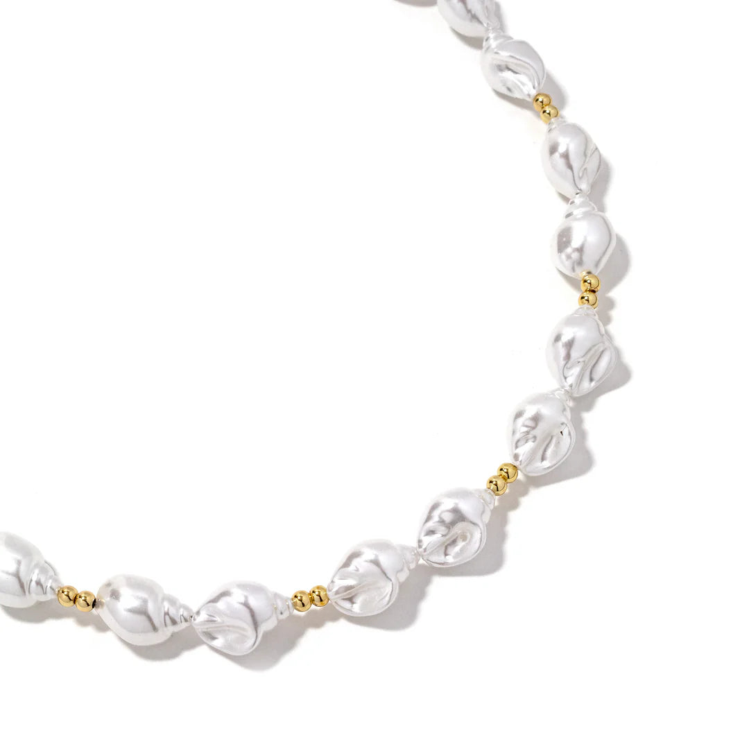 Gold Crown Seashell Necklace