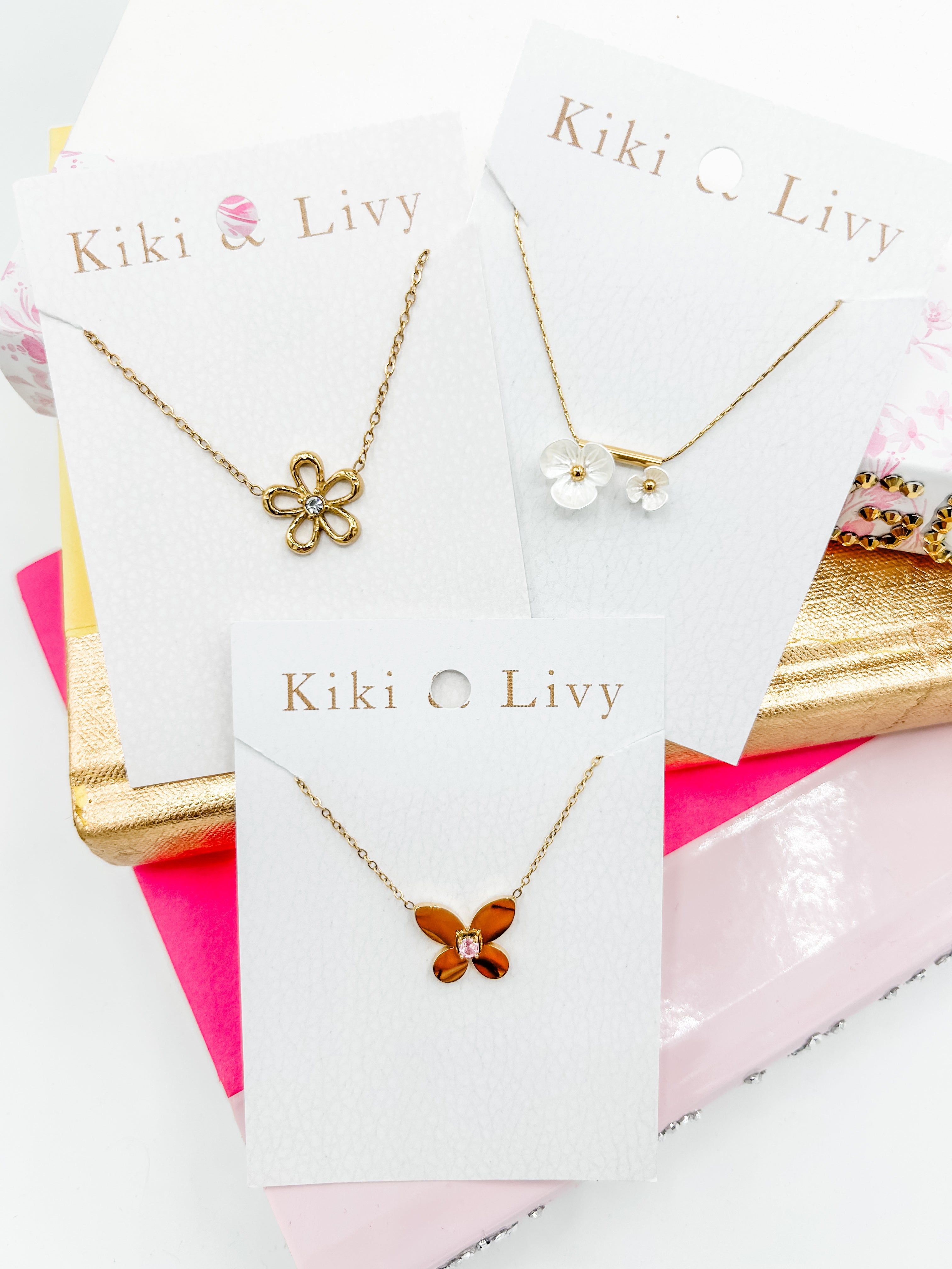 Rhinestone Center Flower Necklace