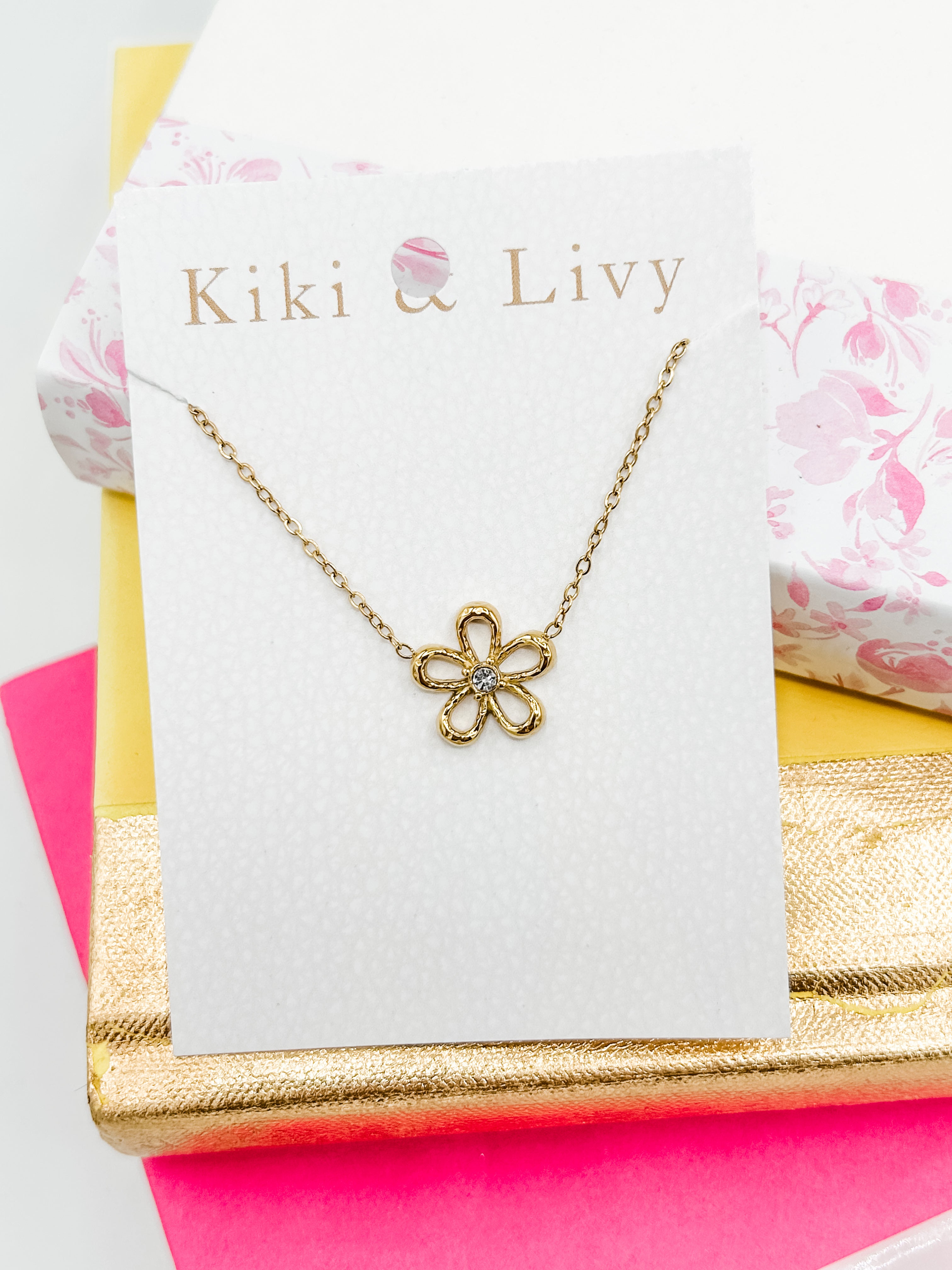 Rhinestone Center Flower Necklace