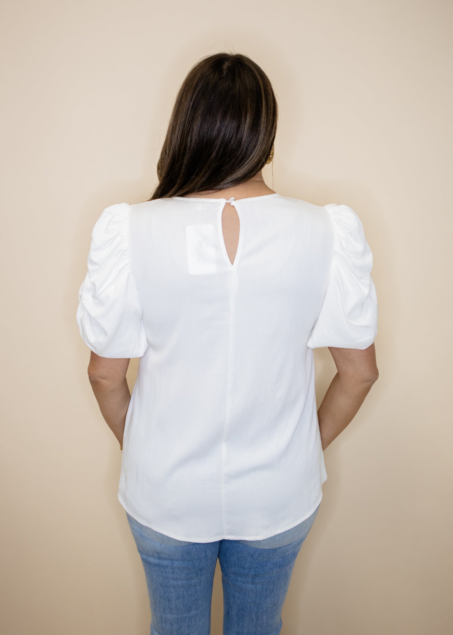 White Solid Ruched Sleeve Top