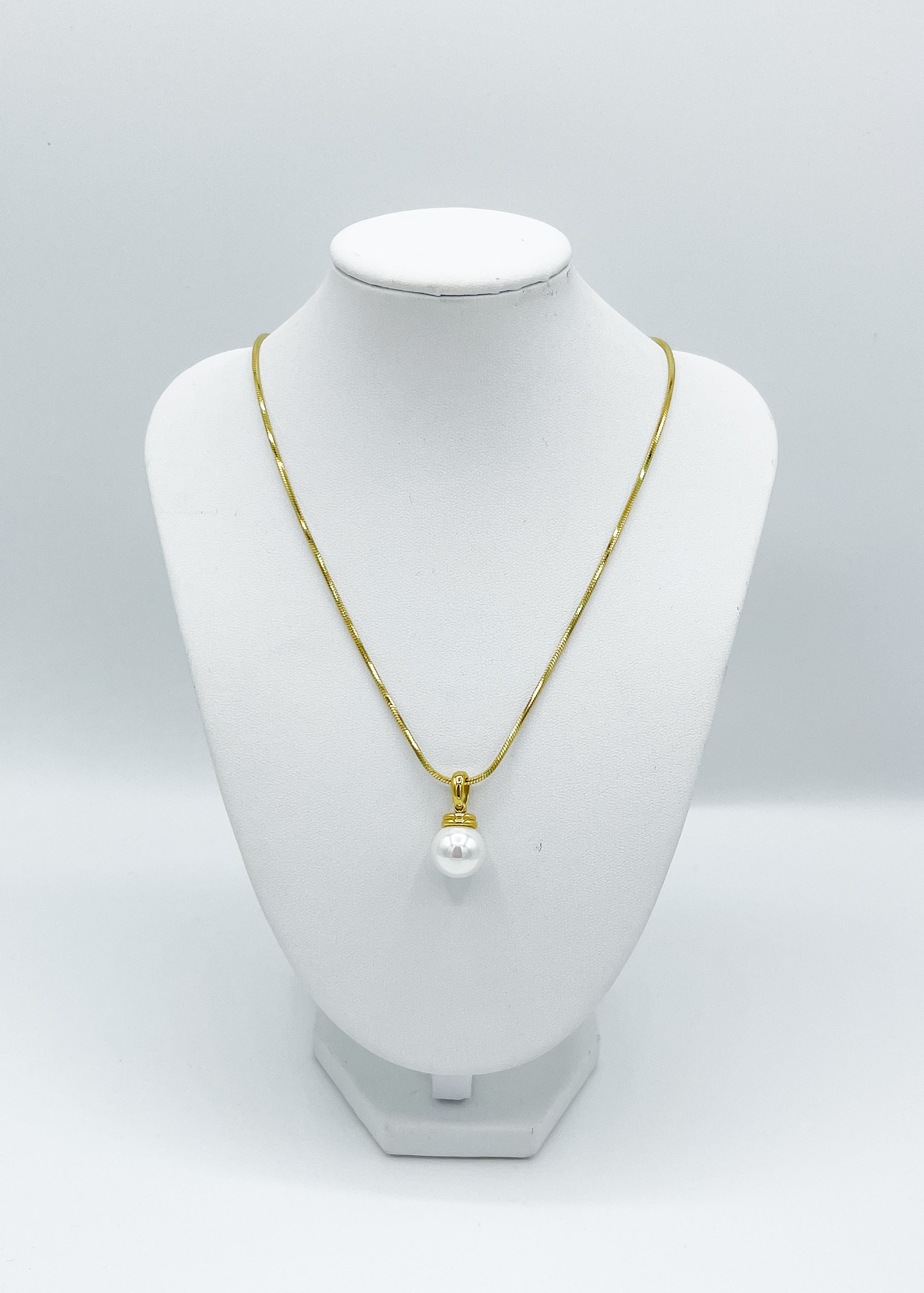 Single Long Pearl Choker