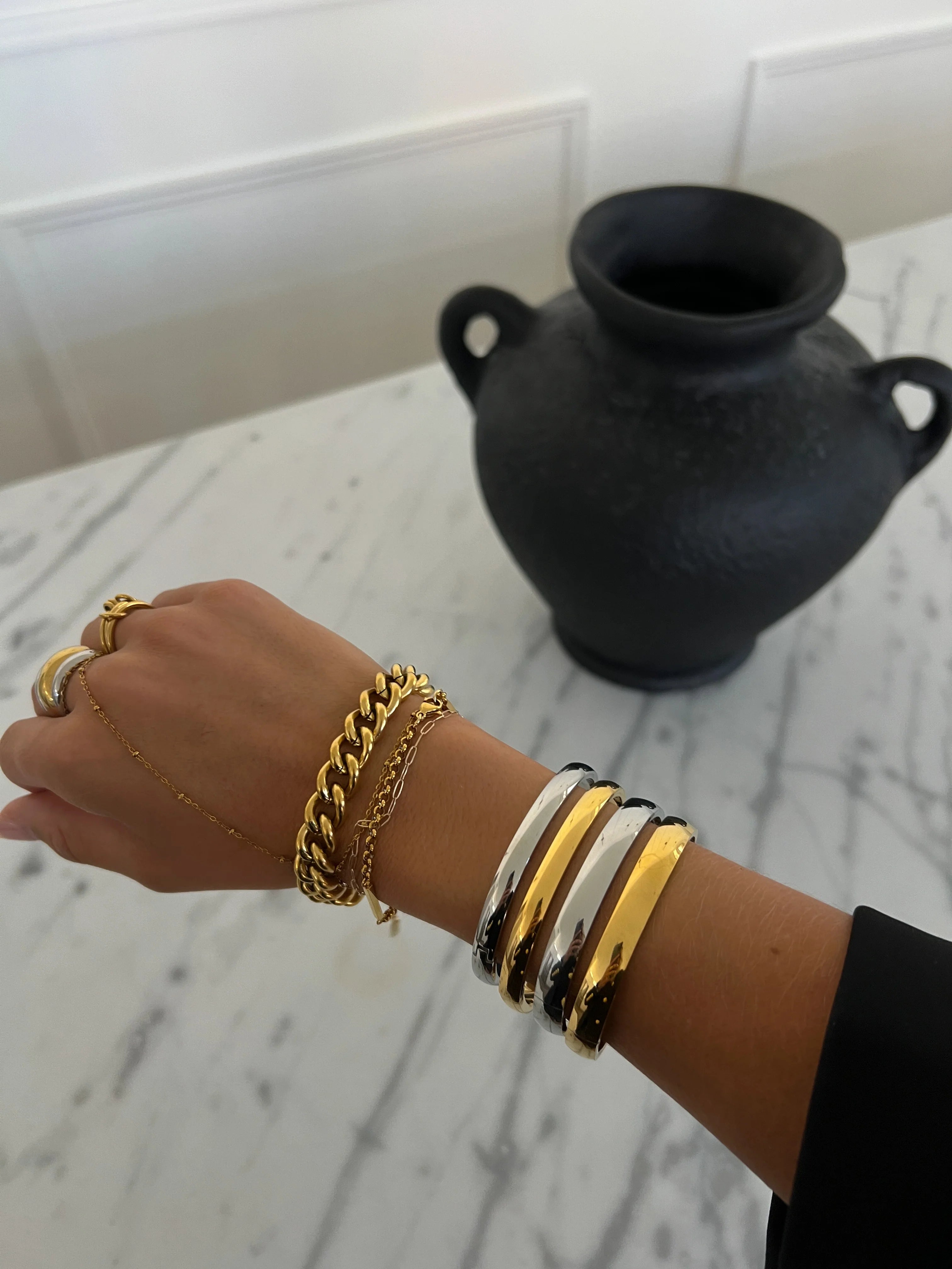 Gemma 4mm Gold Bangle