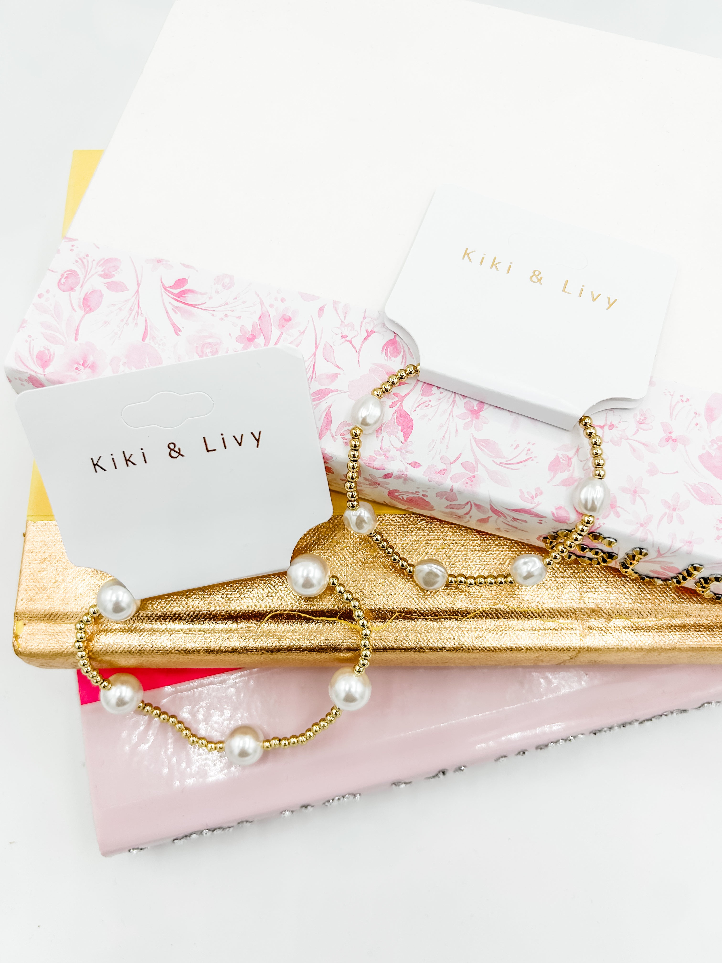 Gold Beaded XL Pearls Bracelet
