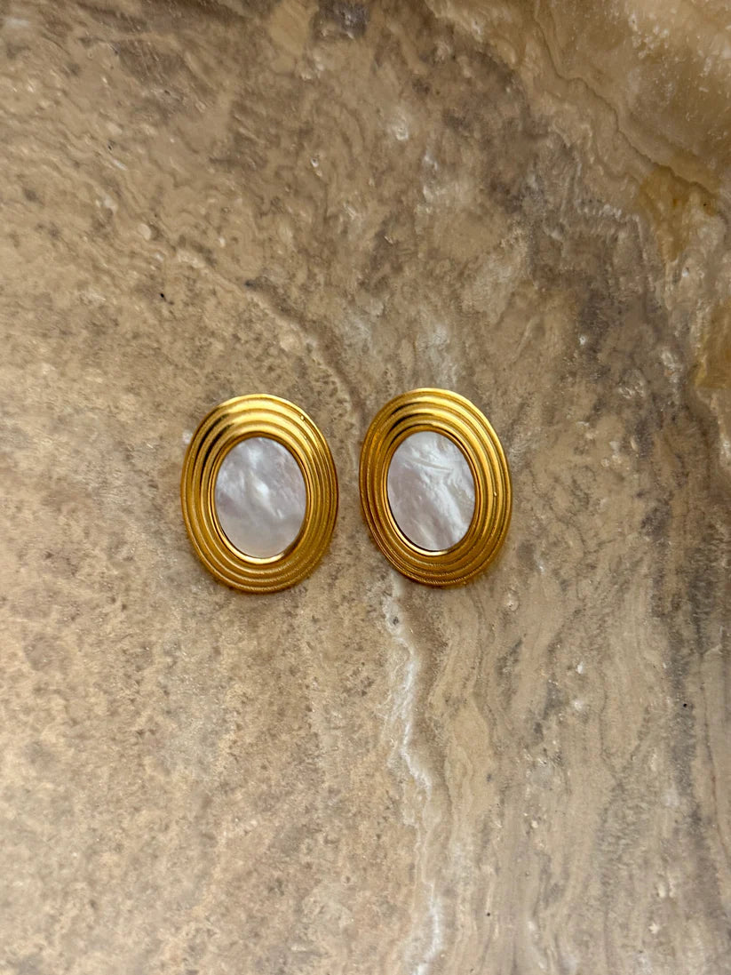 The Hannah Gold Pearl Earrings