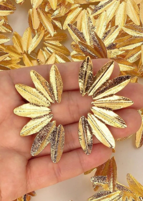 Gold Abientot Flare Earrings