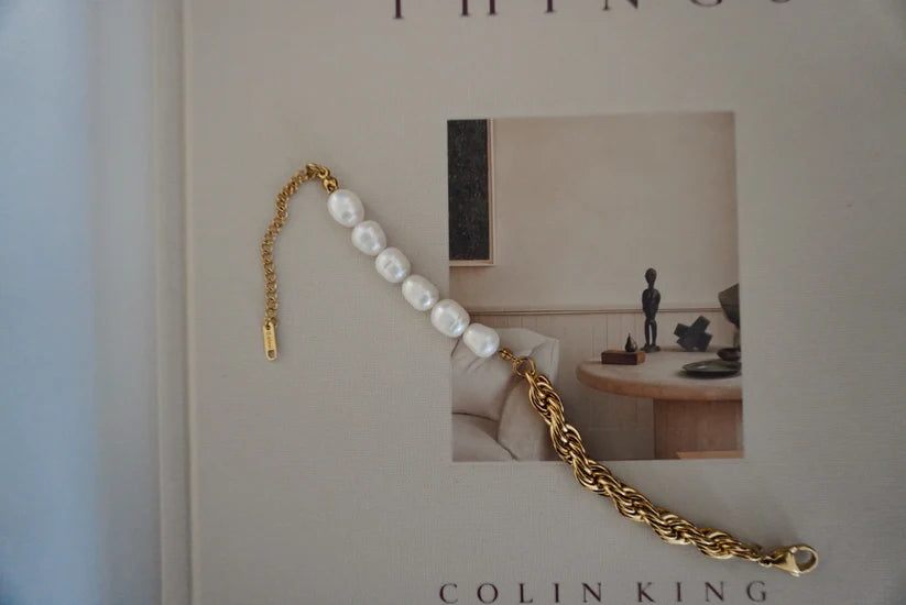 The Willow Gold Pearl Bracelet