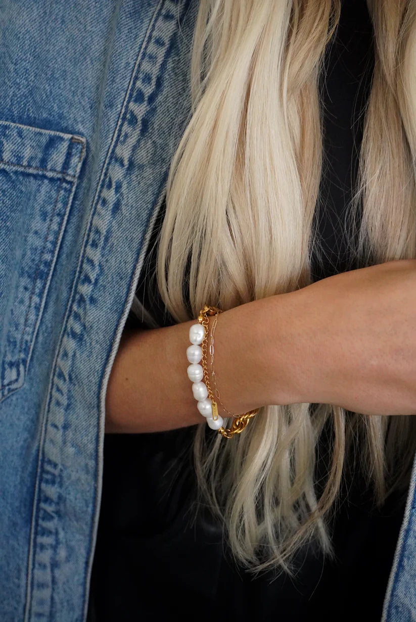 The Willow Gold Pearl Bracelet