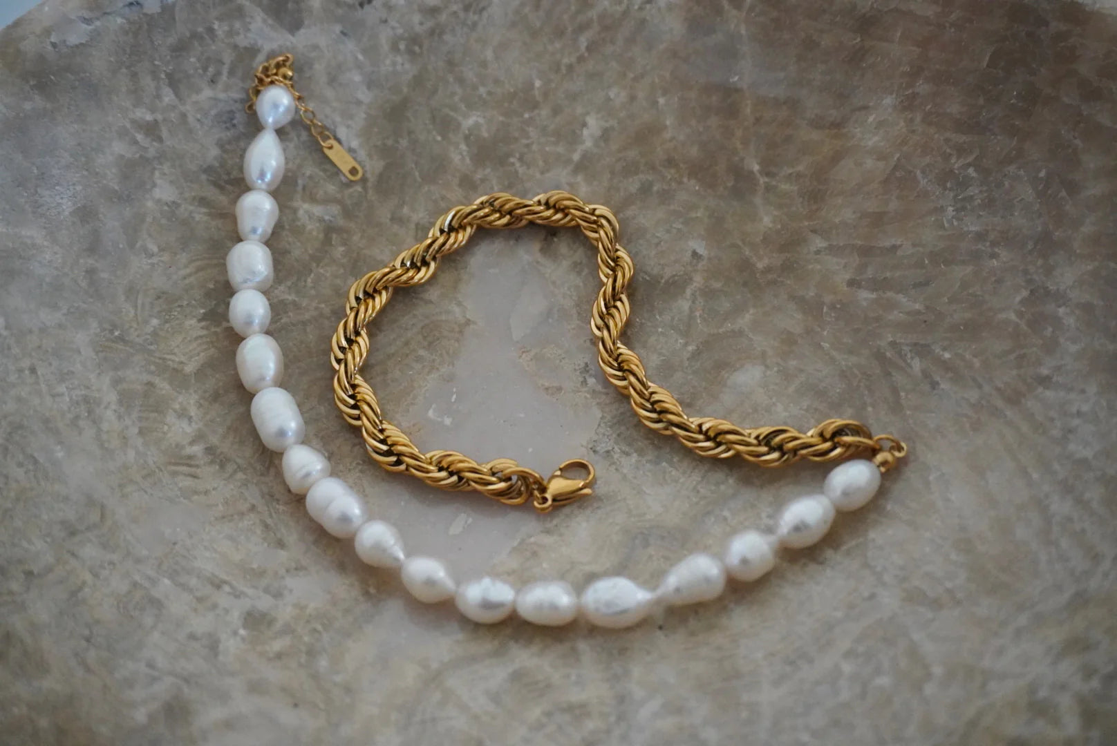 The Willow Gold Pearl Necklace