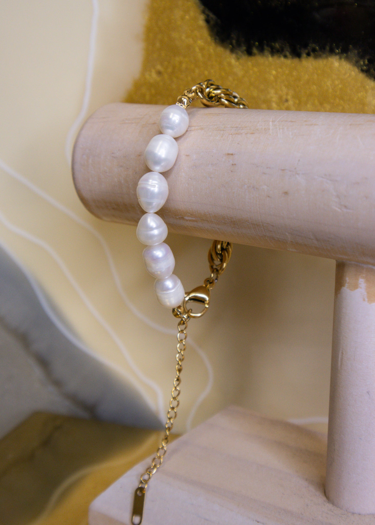 The Willow Gold Pearl Bracelet