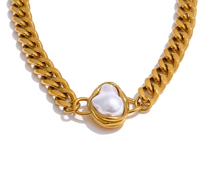 Gold Abby Pearl Necklace