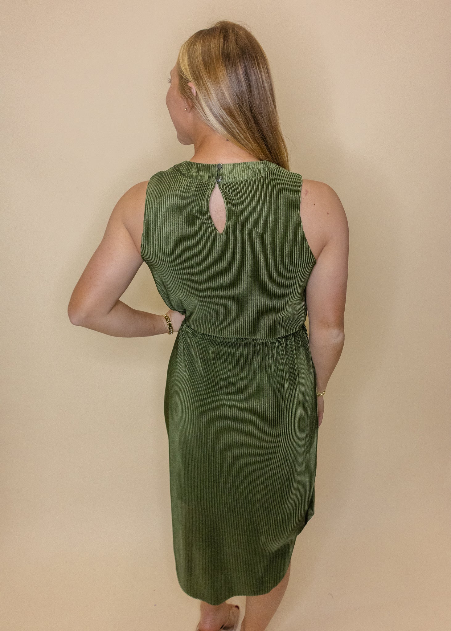 Olive Pleated Elastic Waist Midi Dress