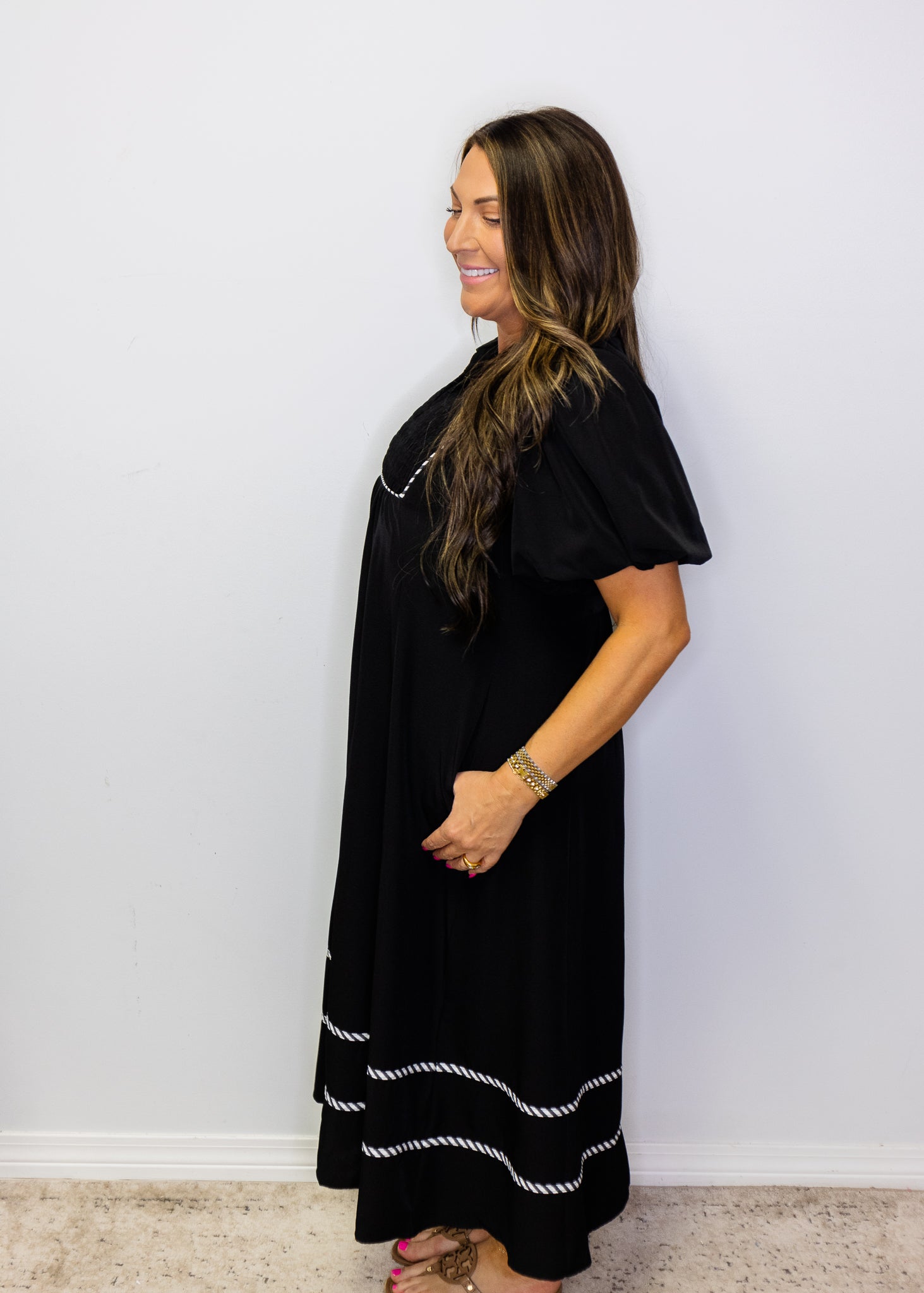 Black Puff Sleeves Solid Midi Dress