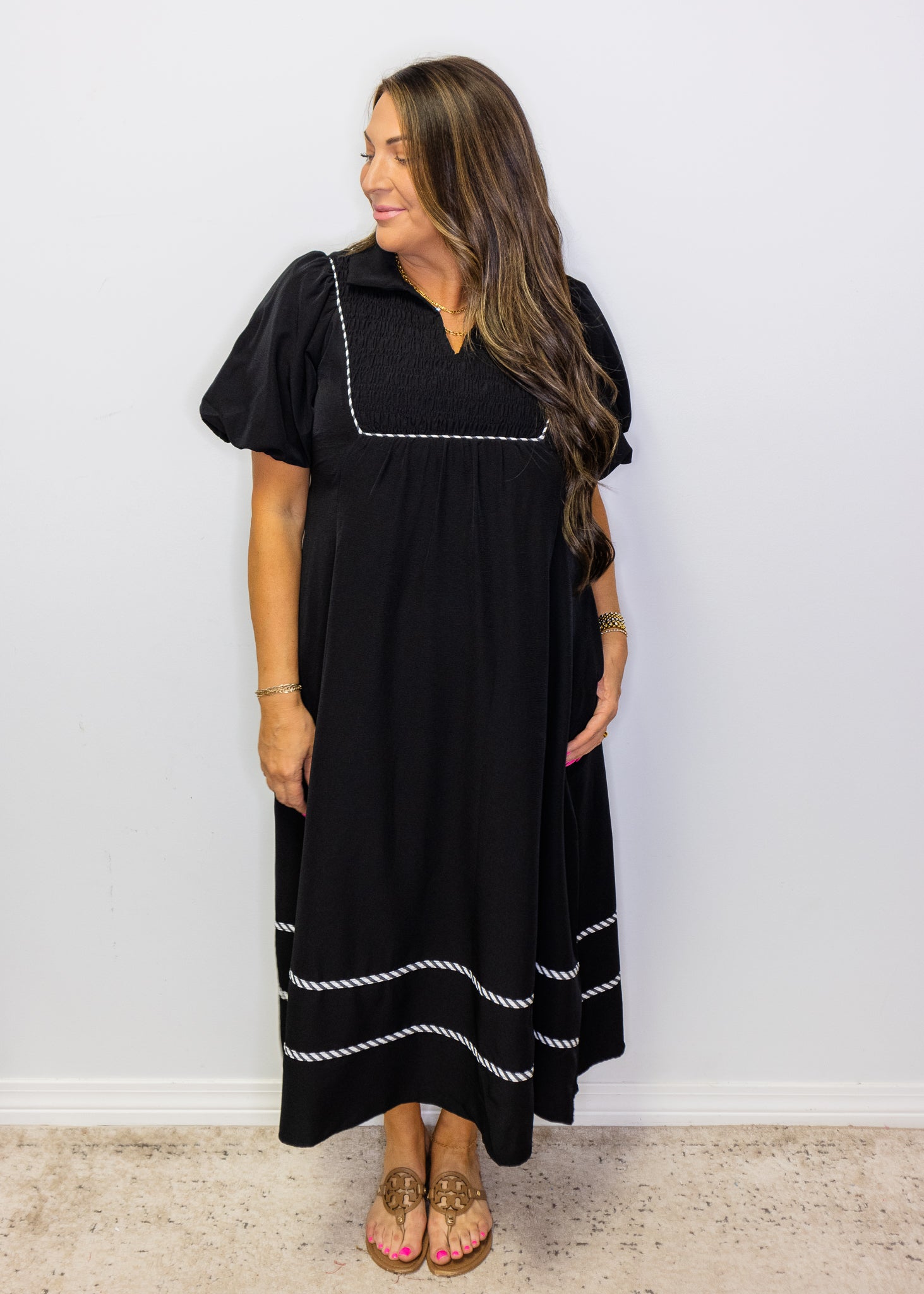 Black Puff Sleeves Solid Midi Dress